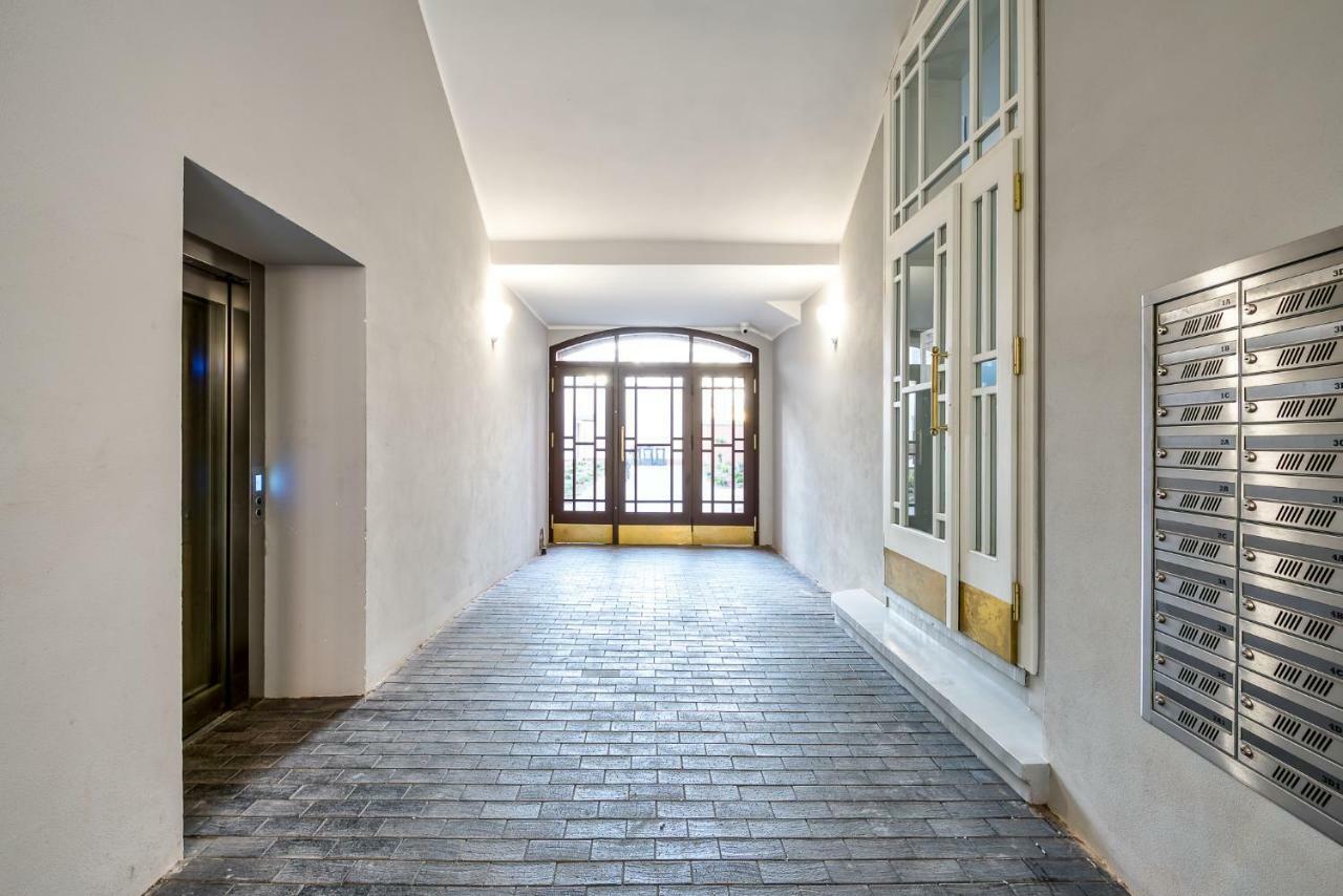 Piekny Klasyczny Apartament W Centrum Poznania Bagian luar foto